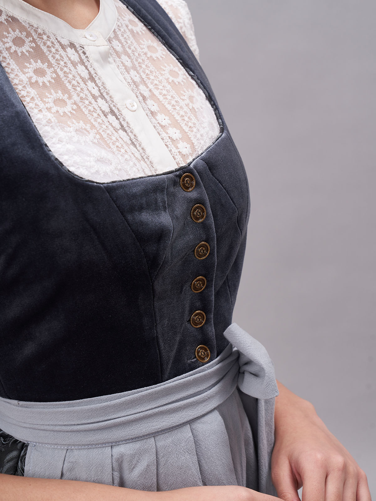 Modernes Dirndl in Blau