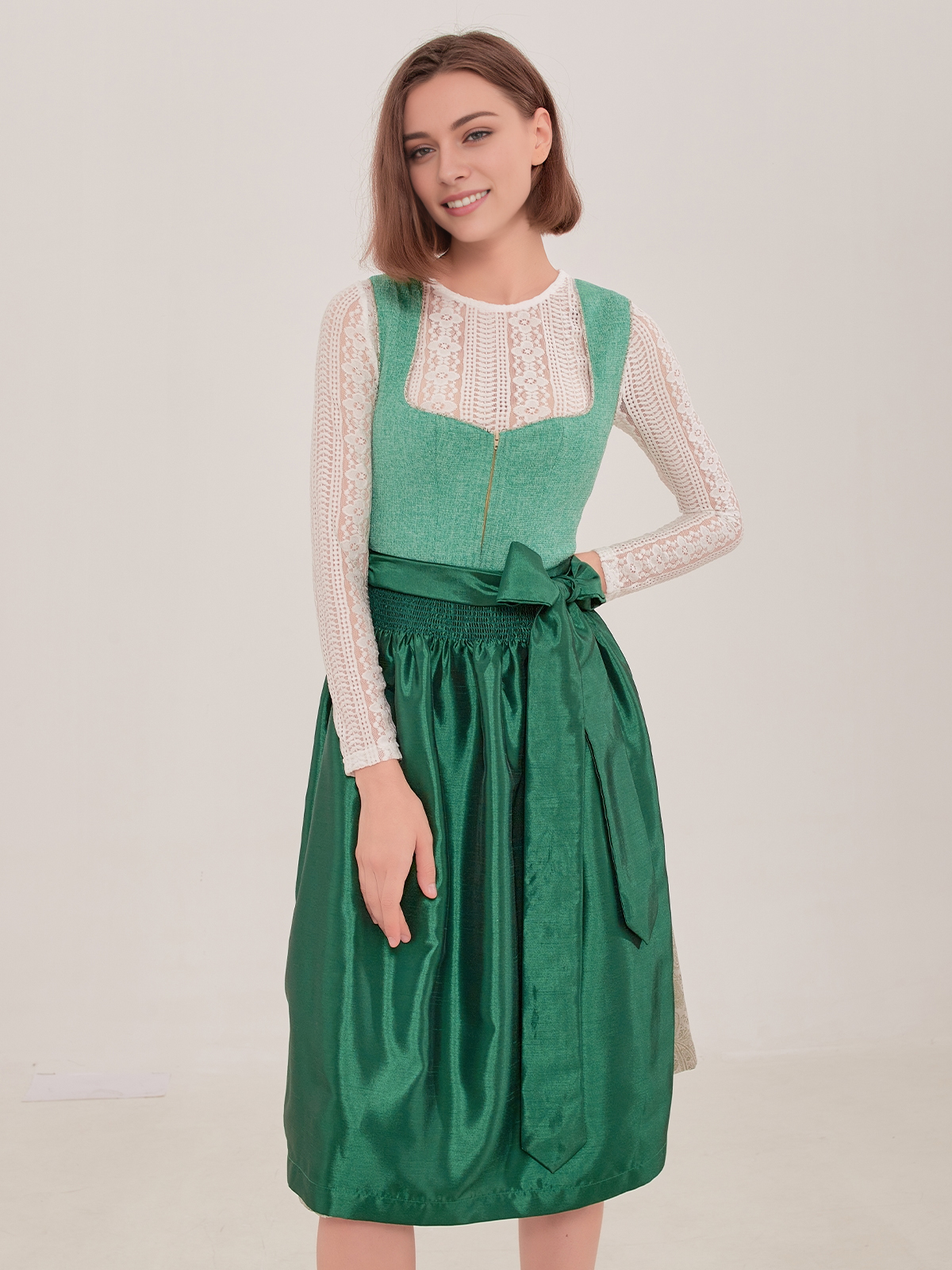 Modernes Dirndl in Blau