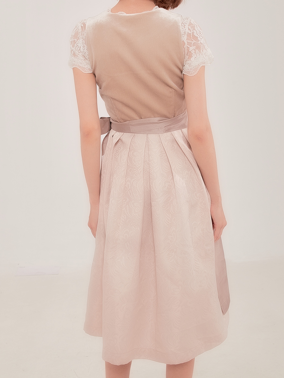 Dirndl in Grün und Blau