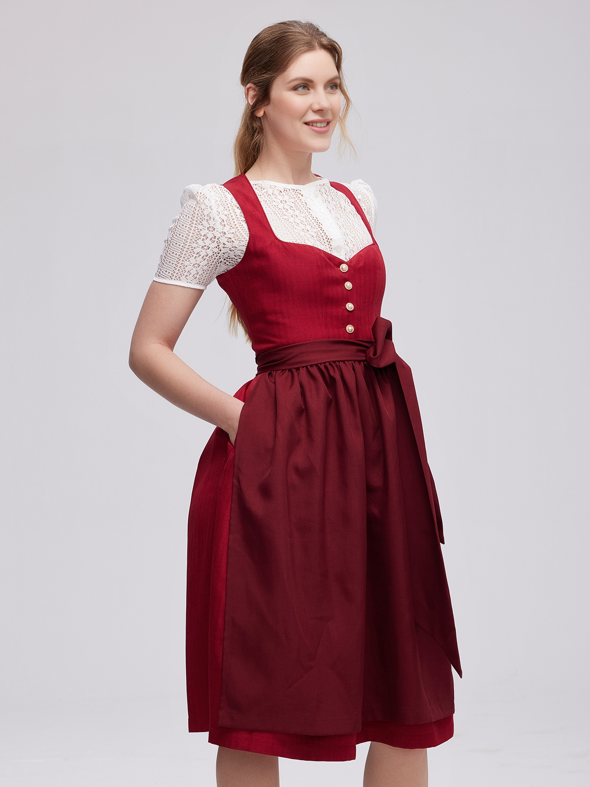 Moderne Dirndl-Kleider von Ehreer