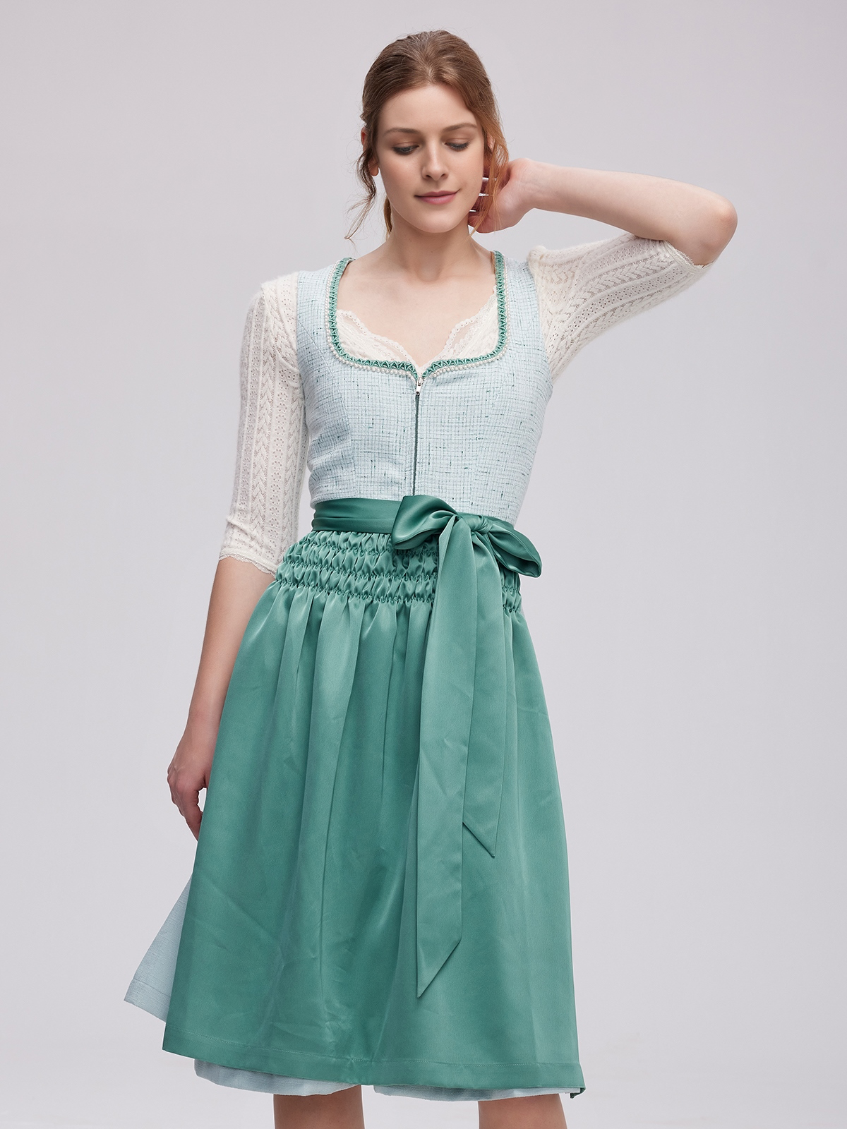 Klassisches Dirndl in Grün
