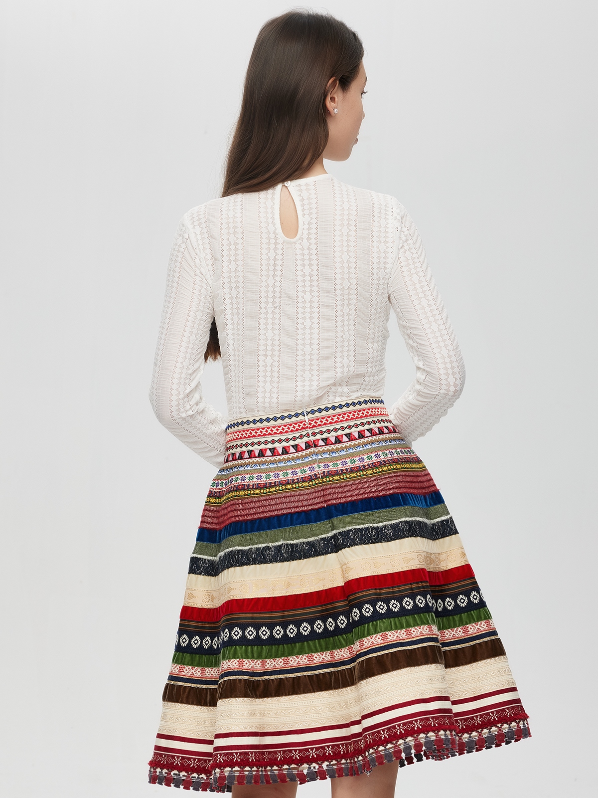 Modernes Dirndl Beige in eleganter Ausführung