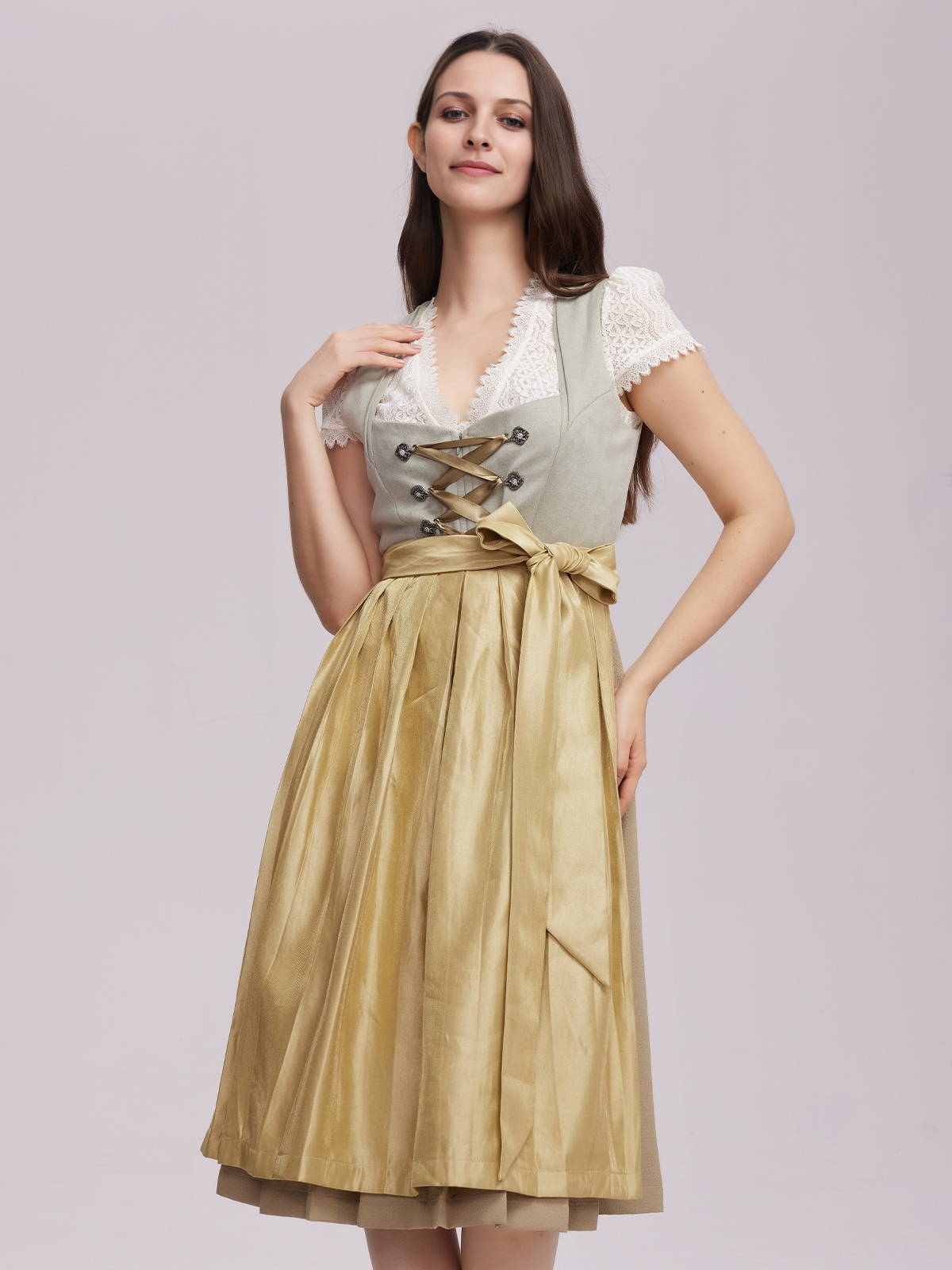 Modernes Dirndl in Grün
