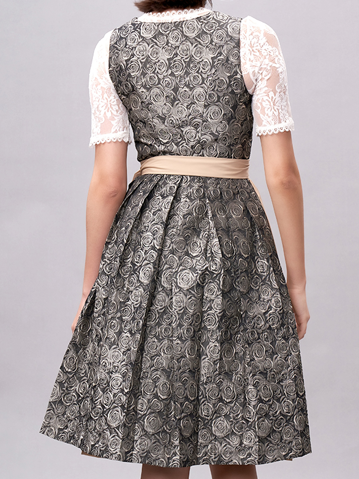 Modernes Dirndl in Gelb mit schlanker Silhouette
