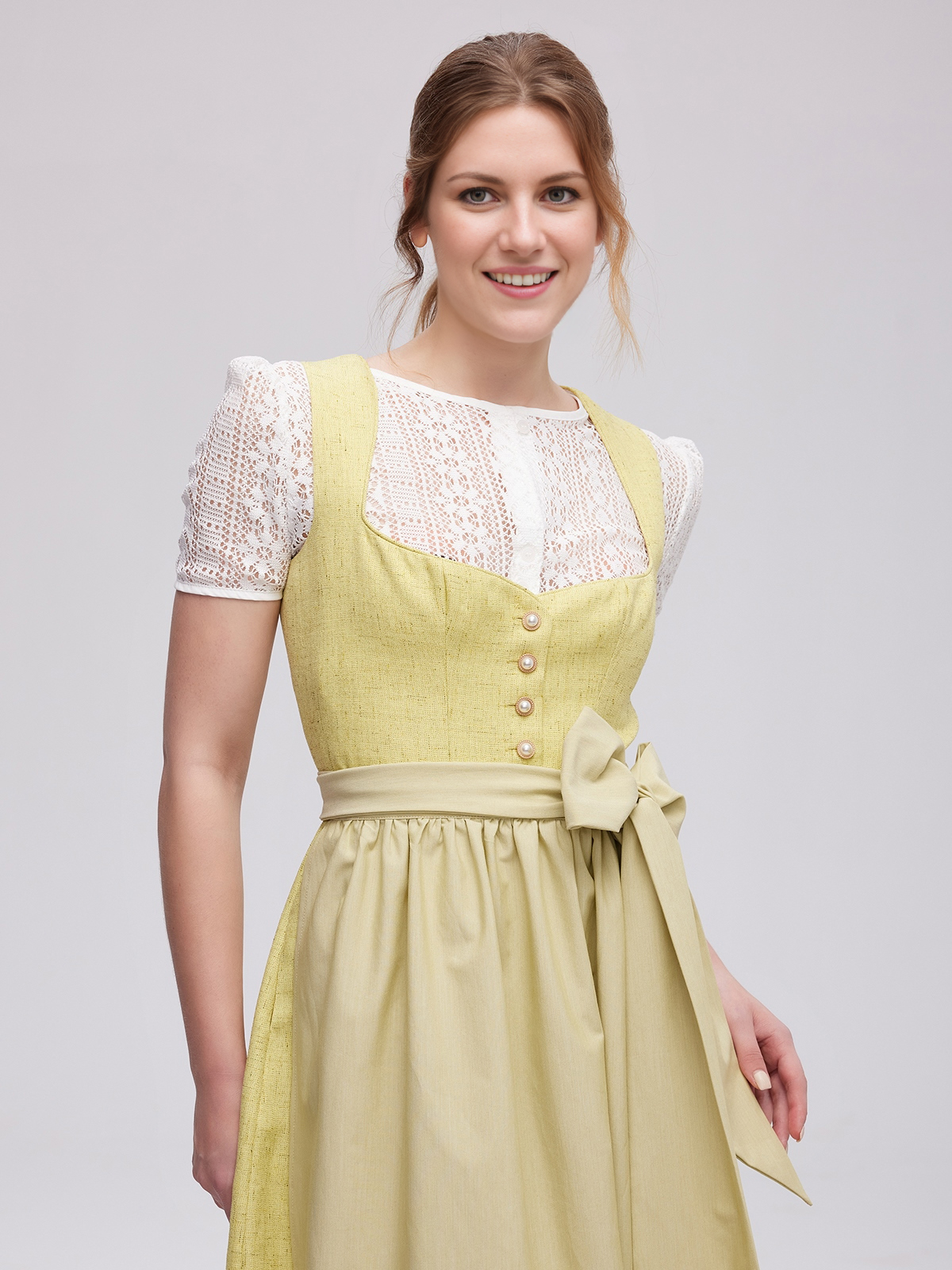 Dirndl in Gelb – modern und stilvoll