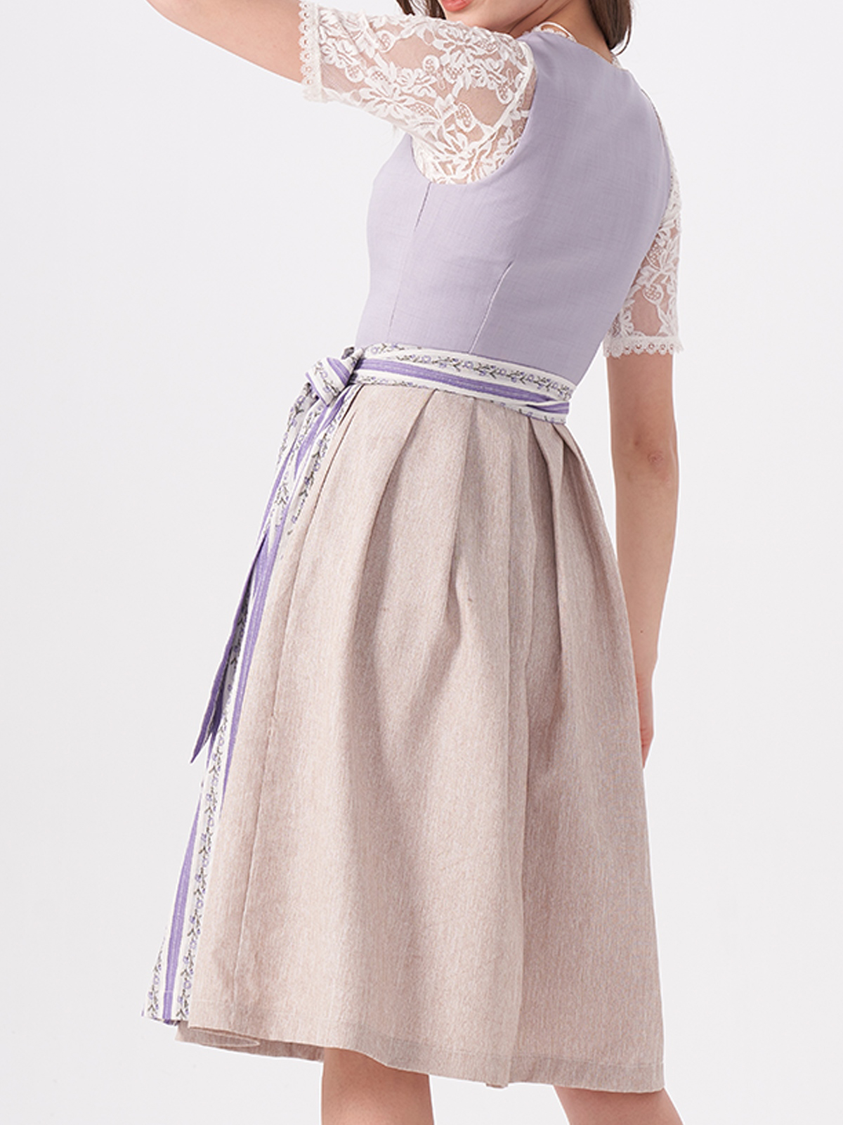 Romantisches Lila Dirndl