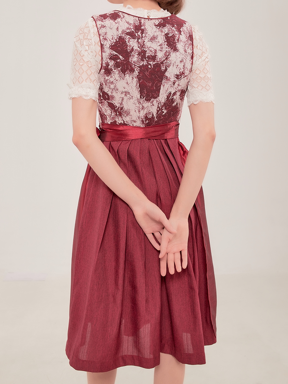 Dirndl mit Reißverschluss in Rot
