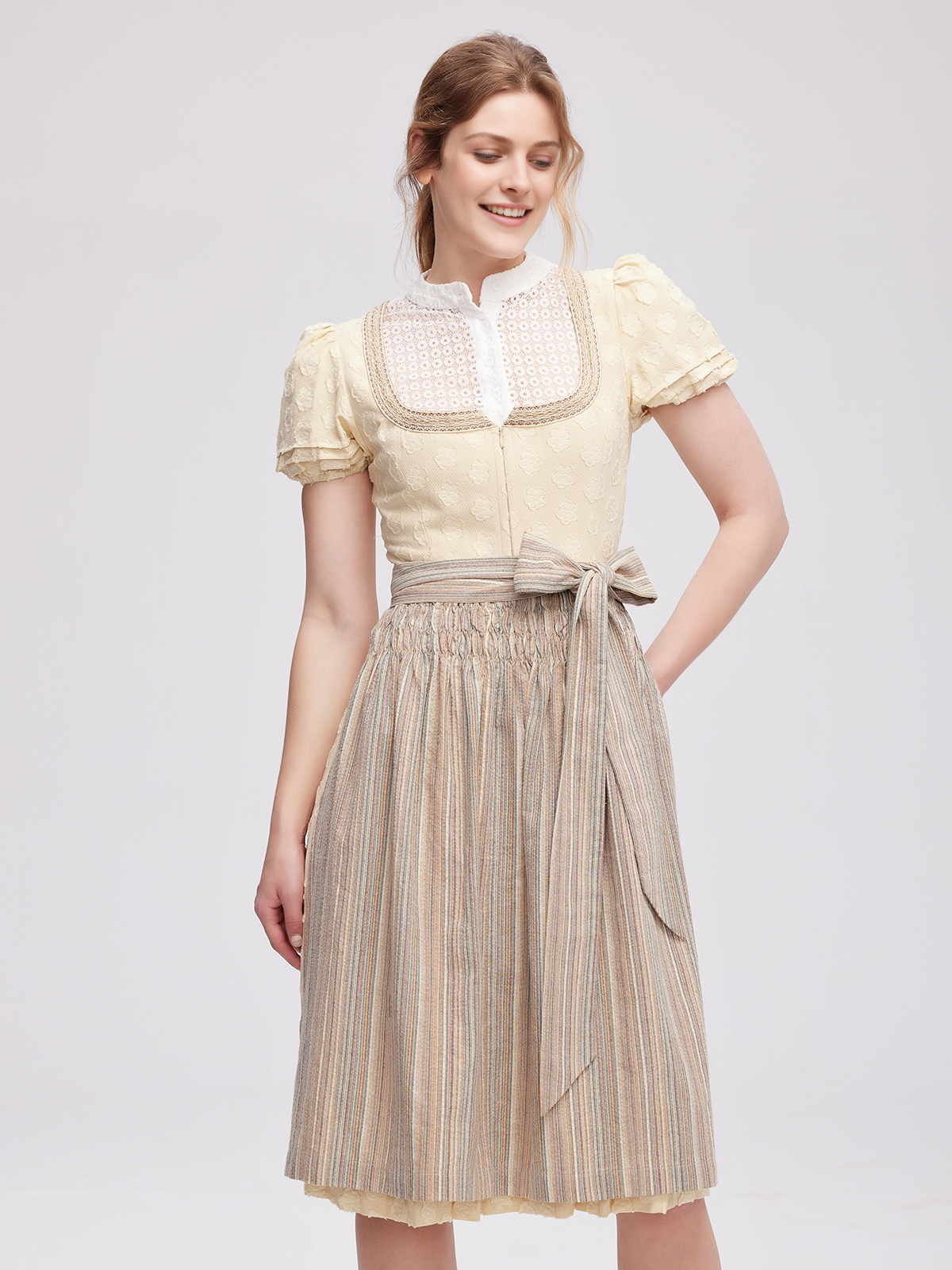 Rosálie Dirndl in Gelb