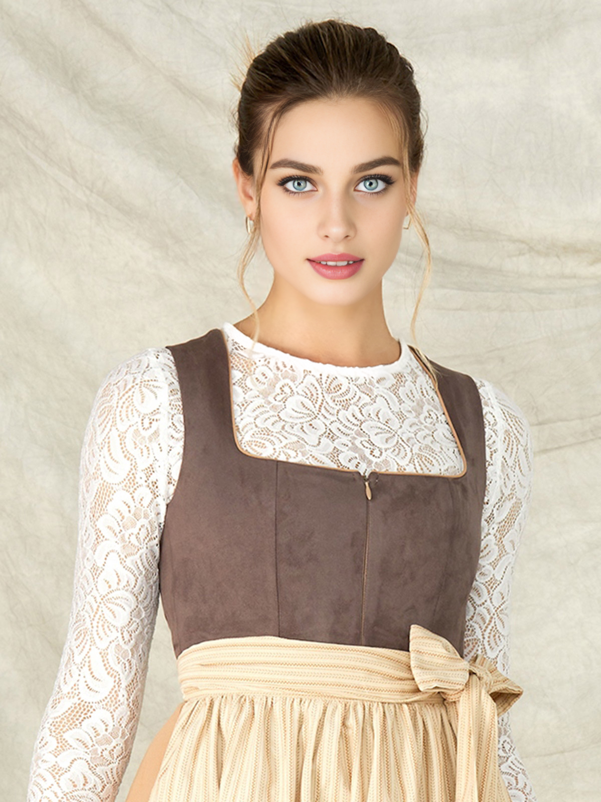 Reduziertes Dirndl in Braun