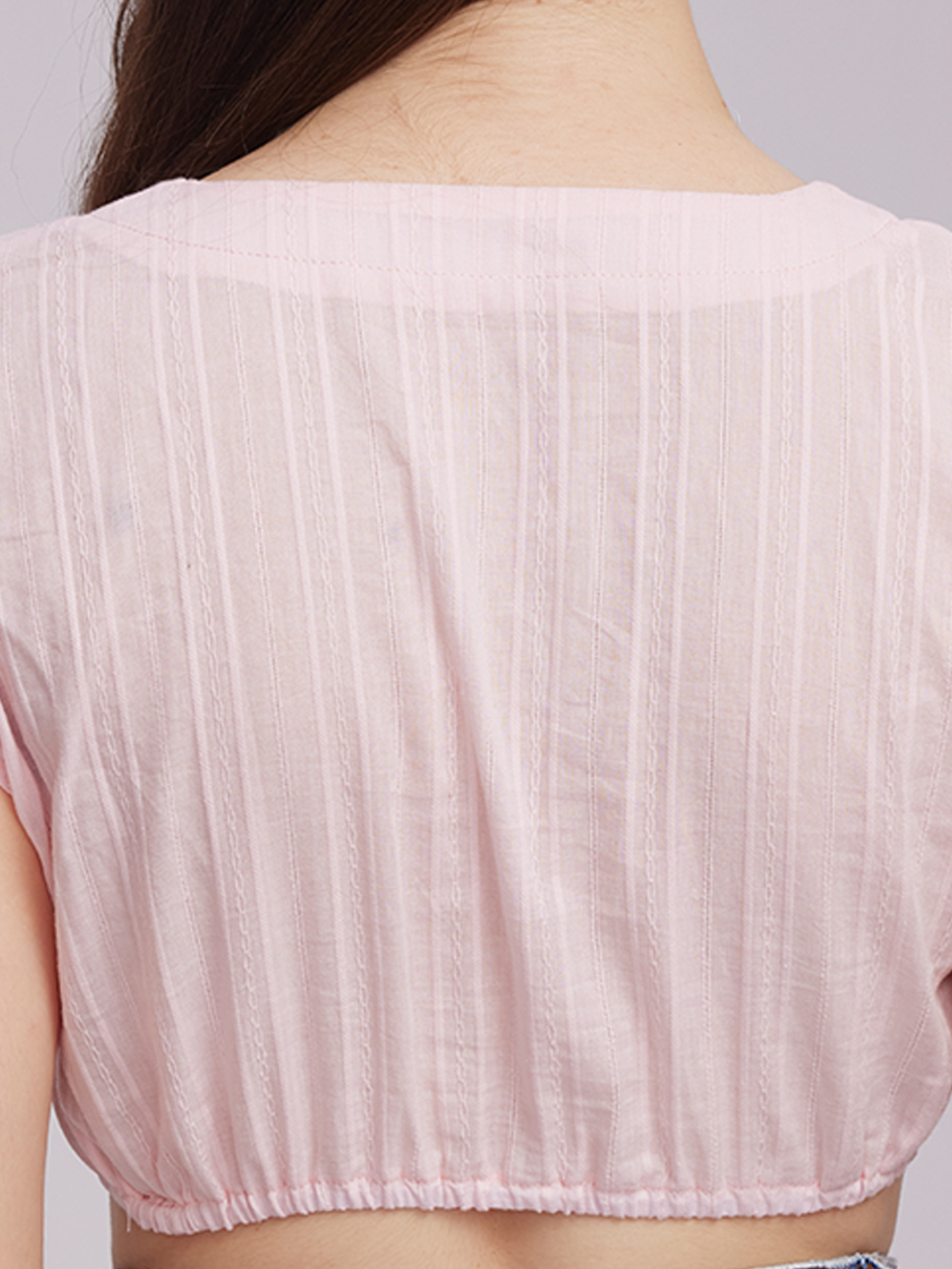 Dirndlbluse in Rosa – feminin und stilvoll